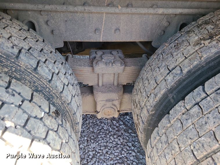 image for item MX9659 2002 International 4900  dump truck