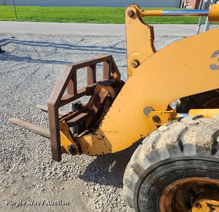 image for item MX9660 2003 Case 321D  wheel loader