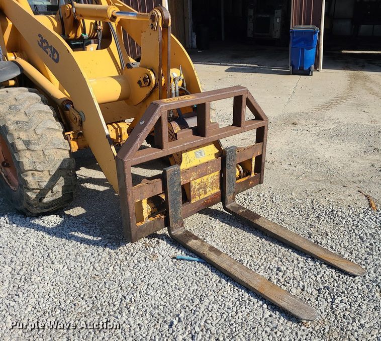 image for item MX9660 2003 Case 321D  wheel loader