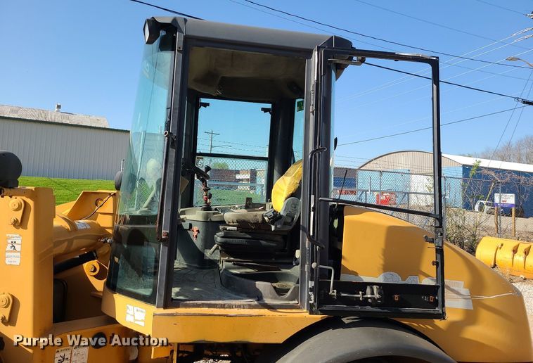image for item MX9660 2003 Case 321D  wheel loader