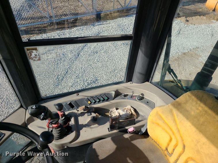 image for item MX9660 2003 Case 321D  wheel loader