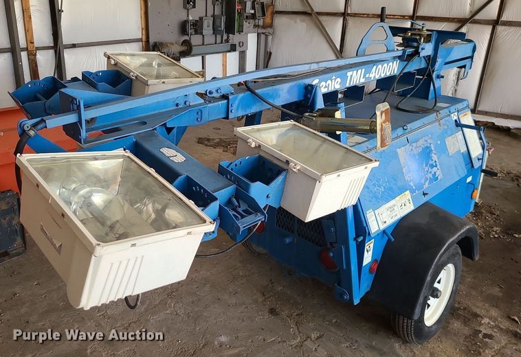 image for item MX9664 2004 Genie TML-4000N  light plant
