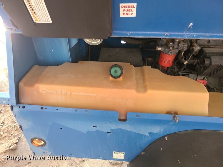 image for item MX9664 2004 Genie TML-4000N  light plant