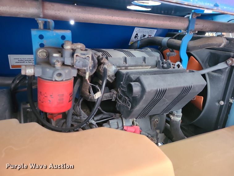 image for item MX9664 2004 Genie TML-4000N  light plant