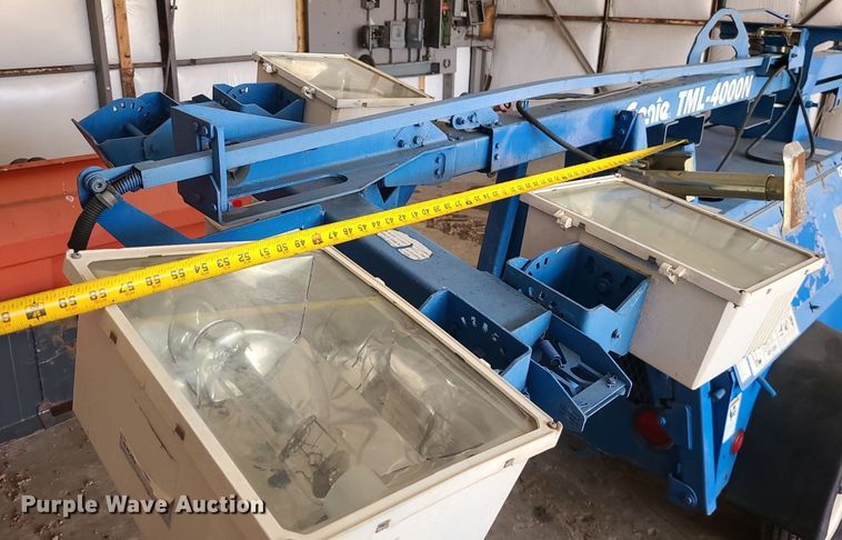 image for item MX9664 2004 Genie TML-4000N  light plant