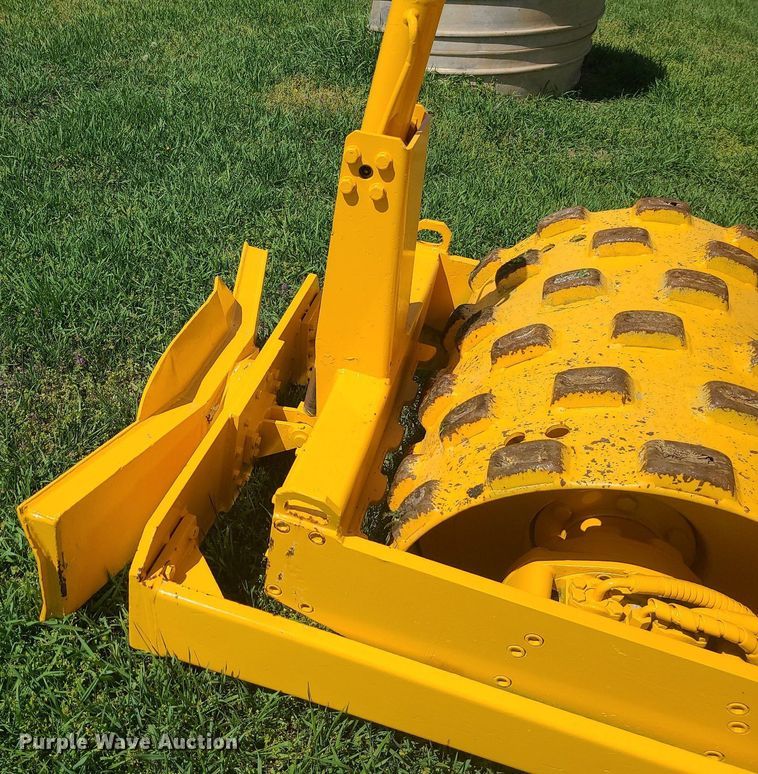 image for item MX9668 2006 Rammax P35K2B  single drum vibratory roller