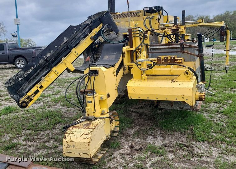 image for item MX9693 Puckett SF890  curb machine