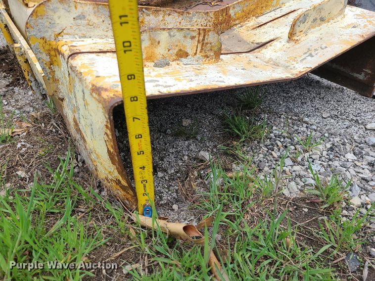 image for item MX9693 Puckett SF890  curb machine