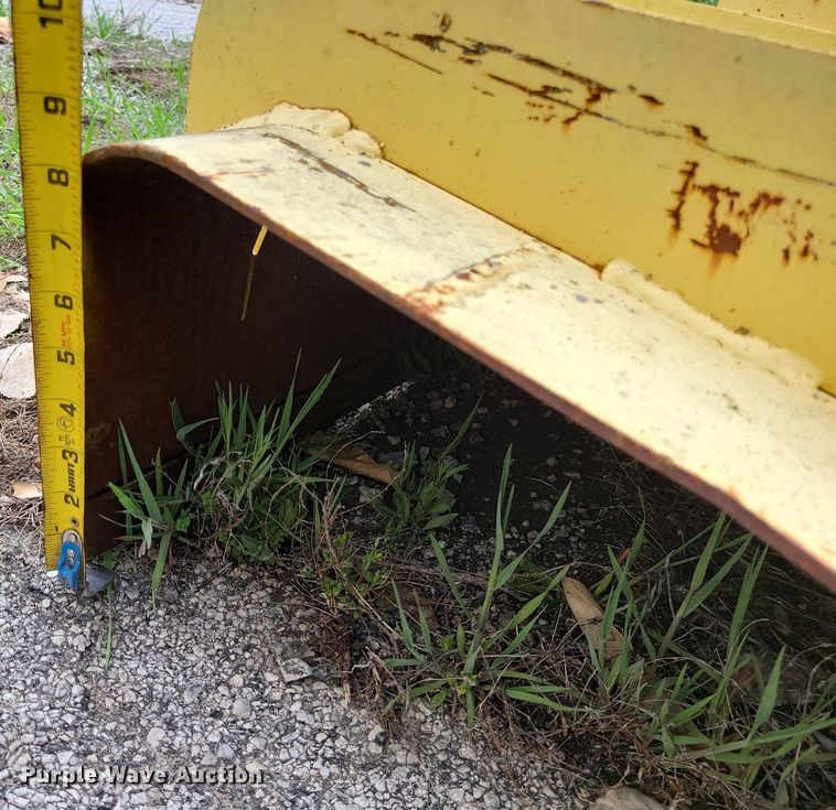 image for item MX9693 Puckett SF890  curb machine