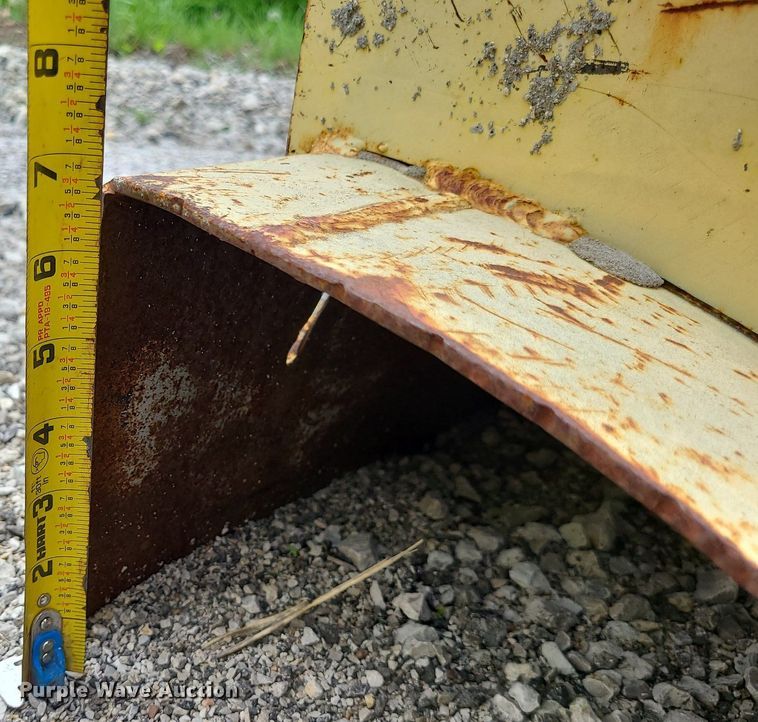 image for item MX9693 Puckett SF890  curb machine