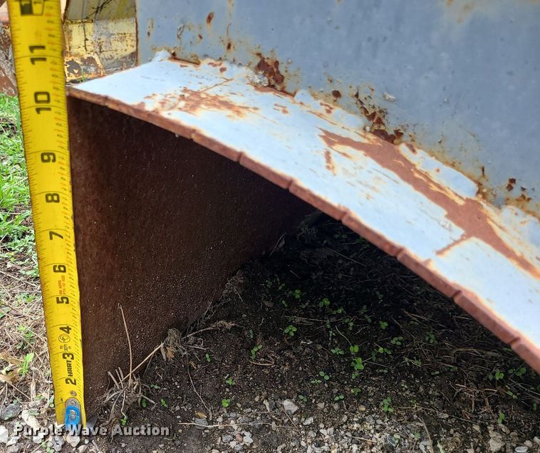 image for item MX9693 Puckett SF890  curb machine