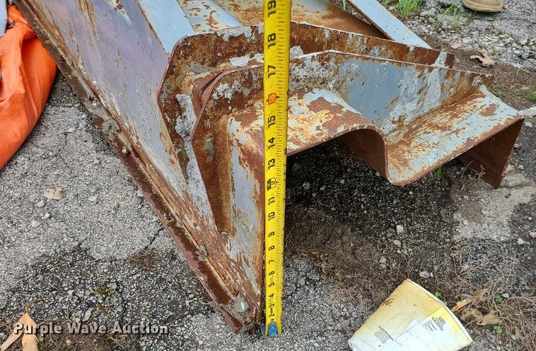 image for item MX9693 Puckett SF890  curb machine