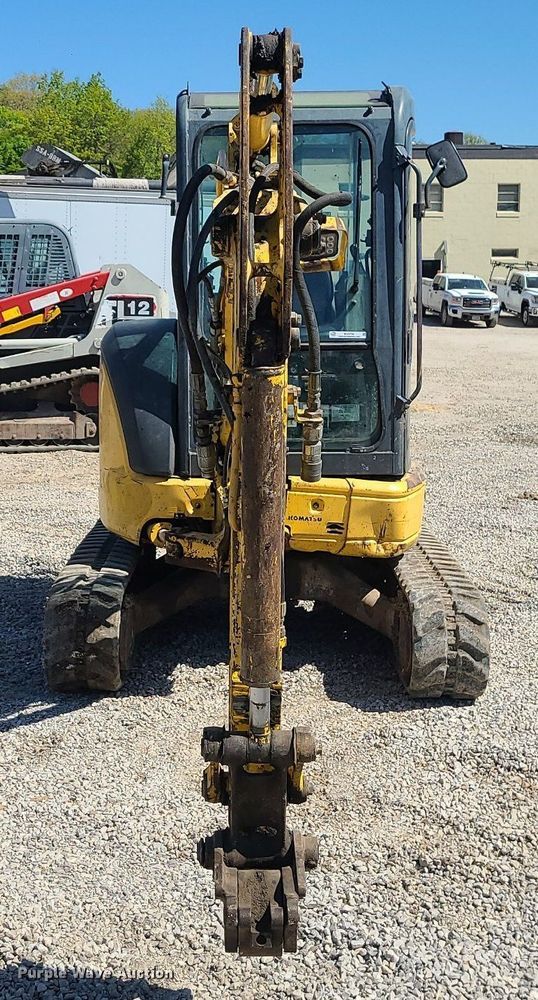 image for item MX9735 2006 Komatsu PC35MR-2  mini excavator