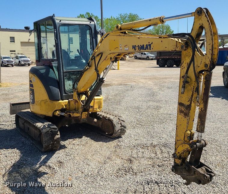 image for item MX9735 2006 Komatsu PC35MR-2  mini excavator