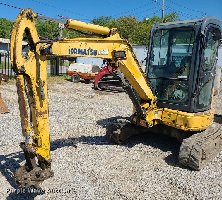 image for item MX9735 2006 Komatsu PC35MR-2  mini excavator