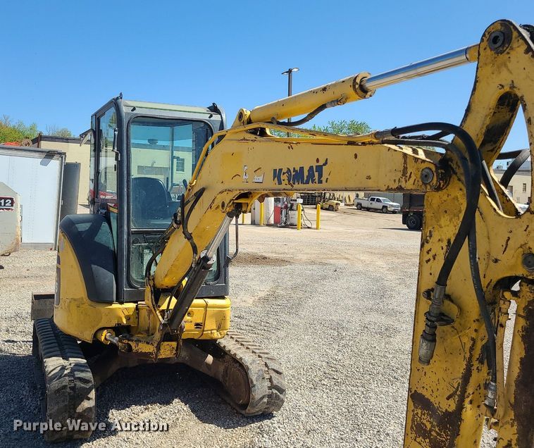 image for item MX9735 2006 Komatsu PC35MR-2  mini excavator