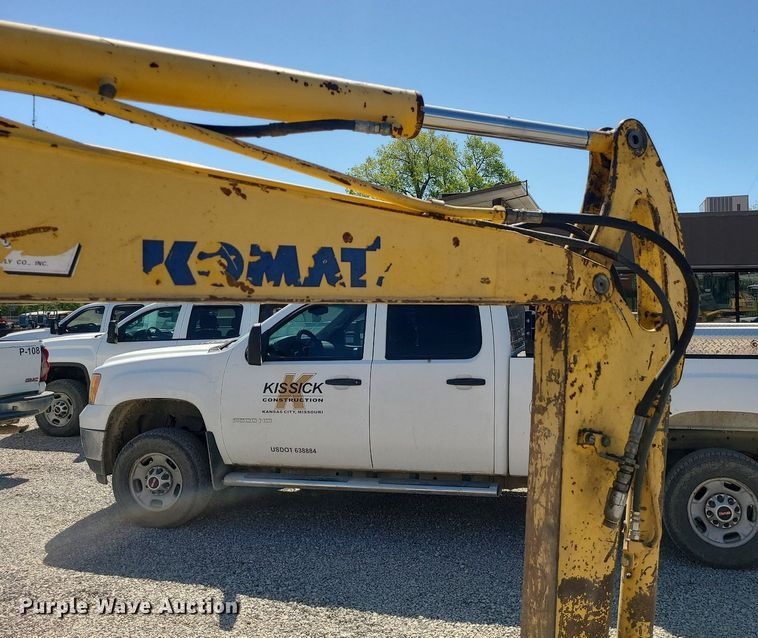 image for item MX9735 2006 Komatsu PC35MR-2  mini excavator