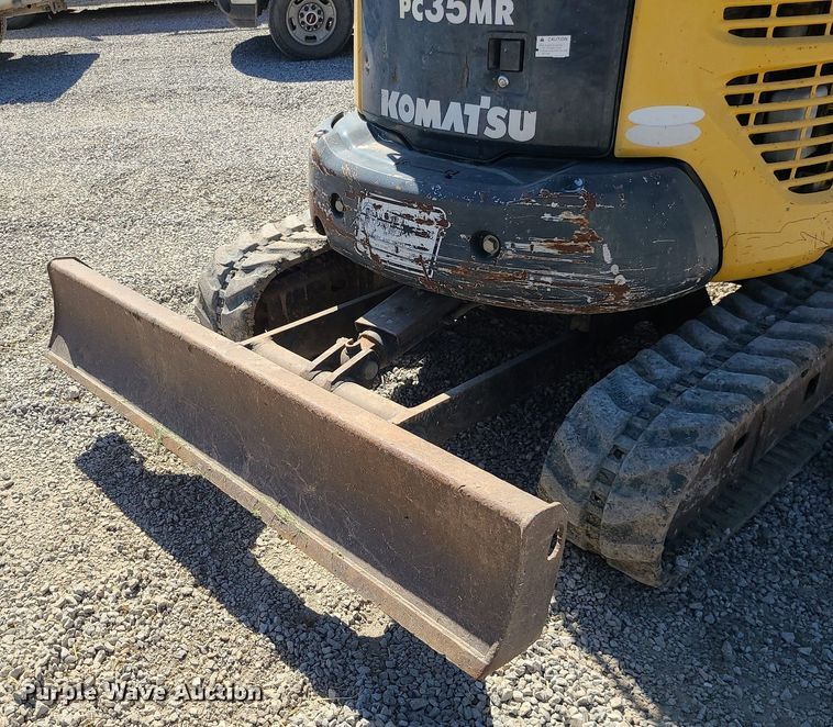 image for item MX9735 2006 Komatsu PC35MR-2  mini excavator