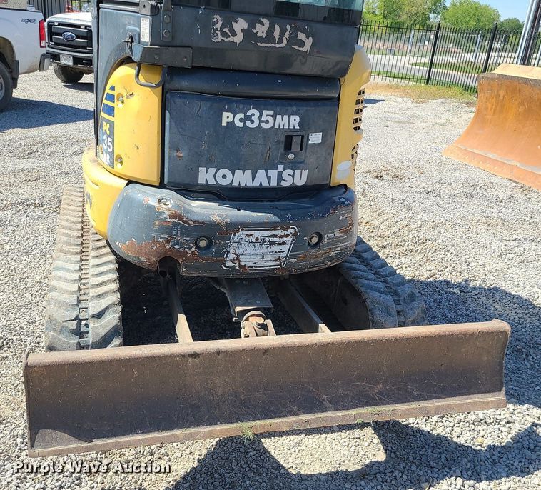 image for item MX9735 2006 Komatsu PC35MR-2  mini excavator
