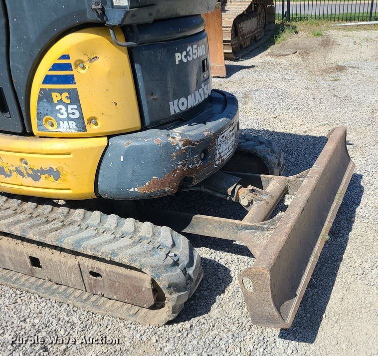 image for item MX9735 2006 Komatsu PC35MR-2  mini excavator