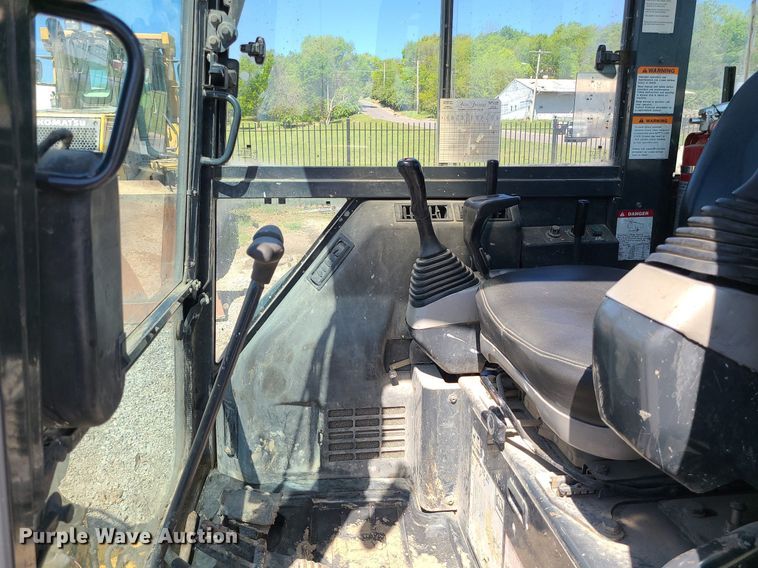 image for item MX9735 2006 Komatsu PC35MR-2  mini excavator