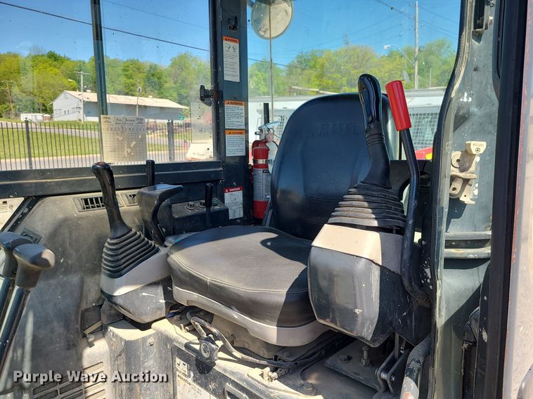 image for item MX9735 2006 Komatsu PC35MR-2  mini excavator