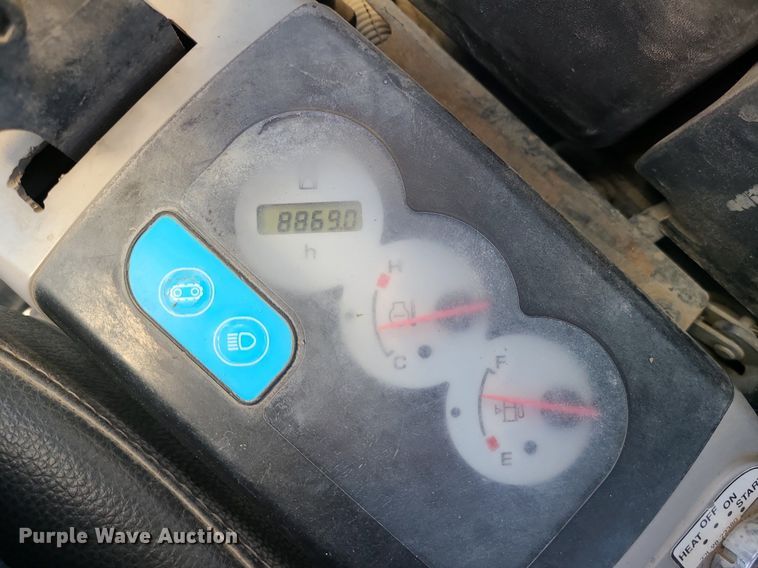 image for item MX9735 2006 Komatsu PC35MR-2  mini excavator