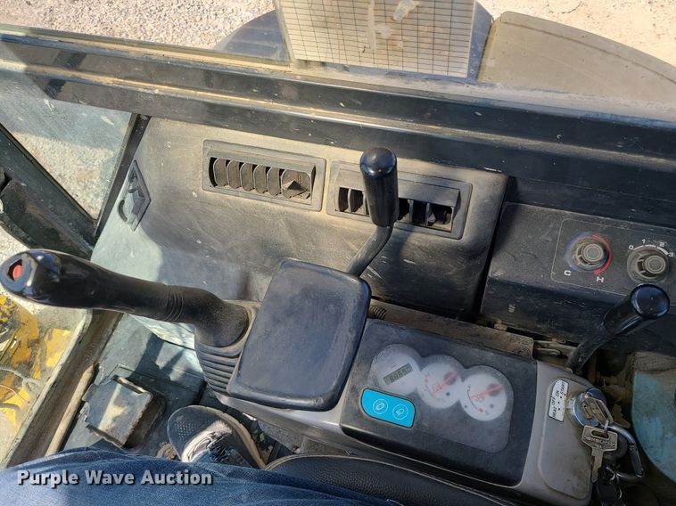 image for item MX9735 2006 Komatsu PC35MR-2  mini excavator