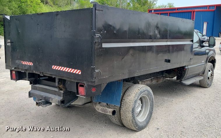 image for item MX9752 2005 Ford F350 Super Duty  dump bed pickup truck
