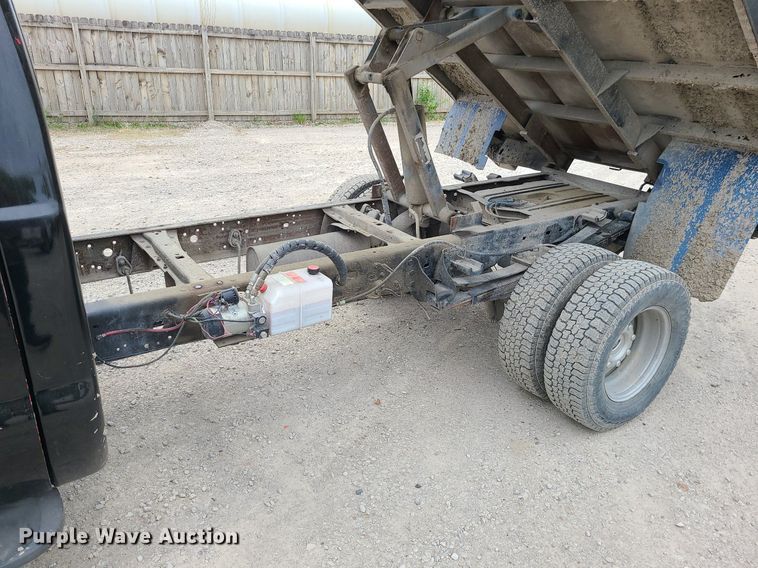 image for item MX9752 2005 Ford F350 Super Duty  dump bed pickup truck