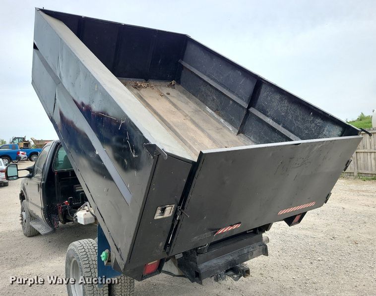 image for item MX9752 2005 Ford F350 Super Duty  dump bed pickup truck