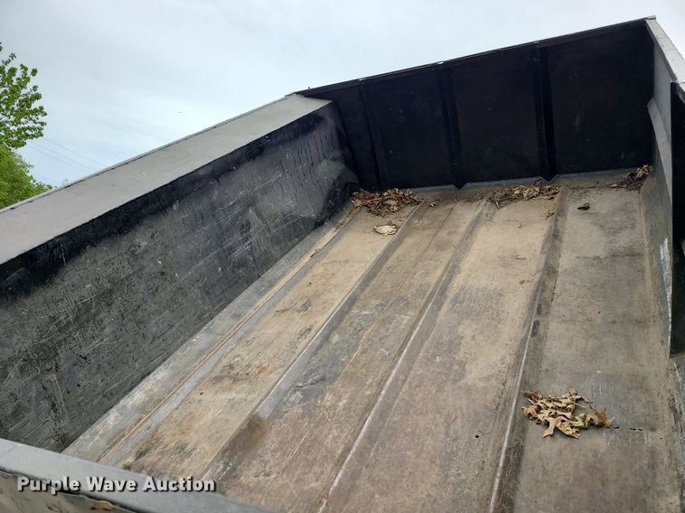 image for item MX9752 2005 Ford F350 Super Duty  dump bed pickup truck