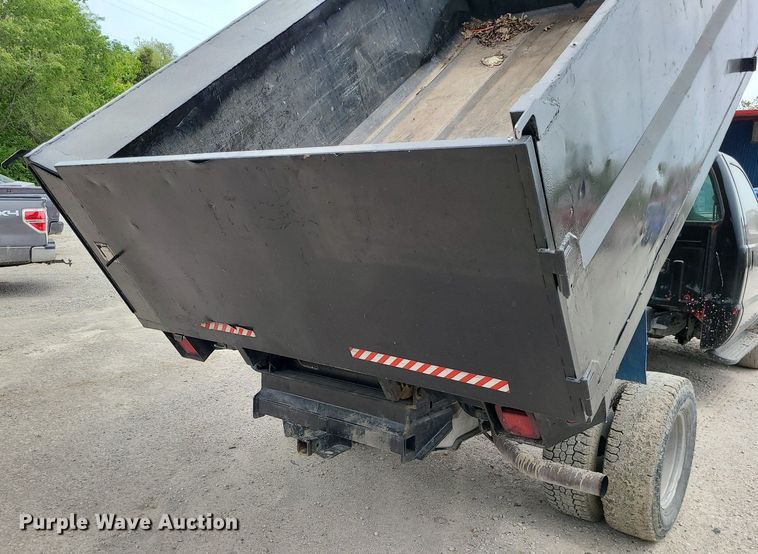image for item MX9752 2005 Ford F350 Super Duty  dump bed pickup truck
