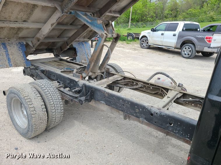 image for item MX9752 2005 Ford F350 Super Duty  dump bed pickup truck