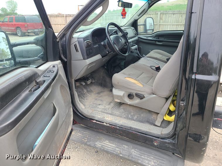 image for item MX9752 2005 Ford F350 Super Duty  dump bed pickup truck