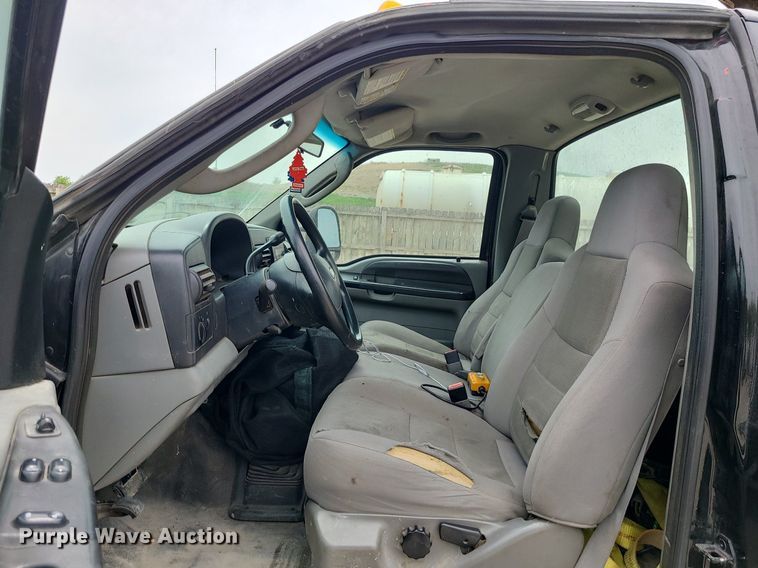 image for item MX9752 2005 Ford F350 Super Duty  dump bed pickup truck