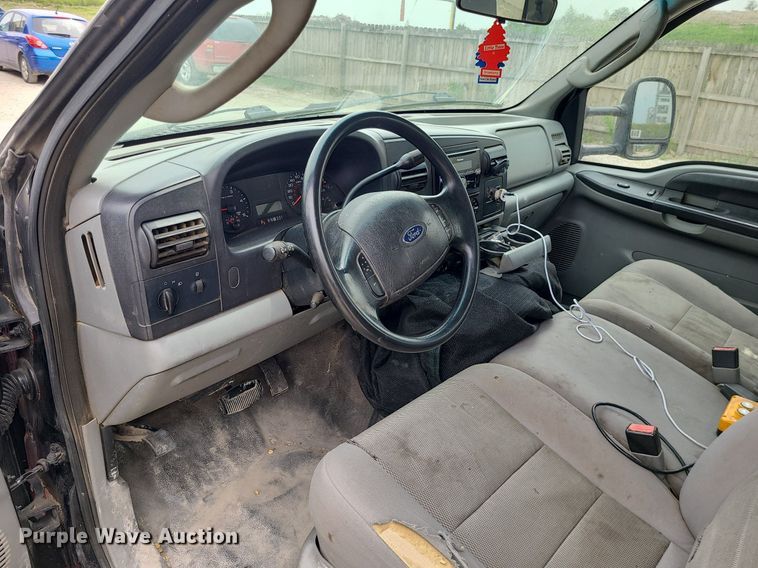 image for item MX9752 2005 Ford F350 Super Duty  dump bed pickup truck