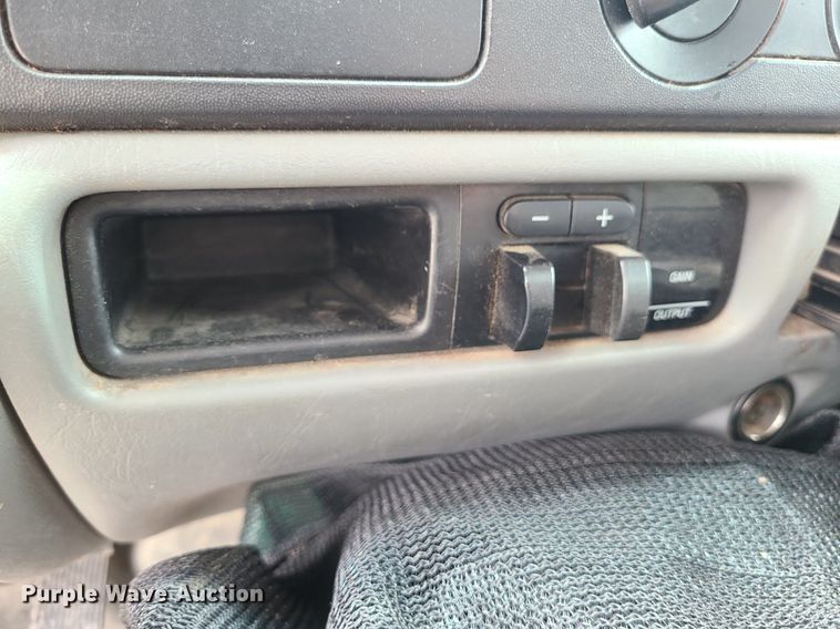 image for item MX9752 2005 Ford F350 Super Duty  dump bed pickup truck