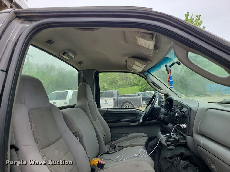 image for item MX9752 2005 Ford F350 Super Duty  dump bed pickup truck