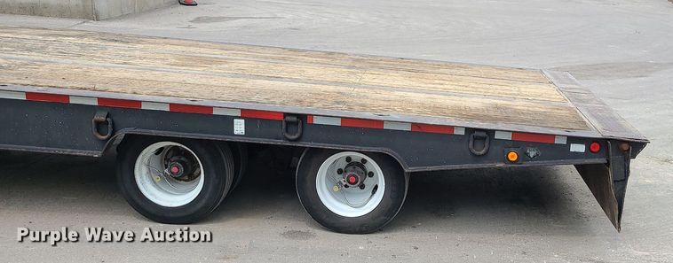 image for item MX9753 2000 Trail King TKS0SA-482  lowboy equipment trailer