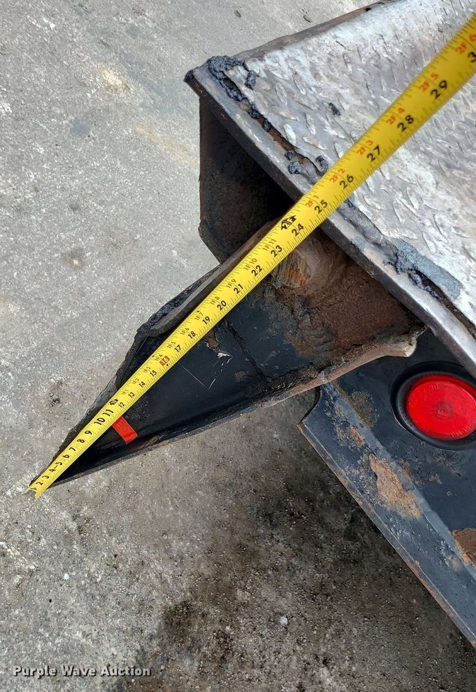 image for item MX9753 2000 Trail King TKS0SA-482  lowboy equipment trailer