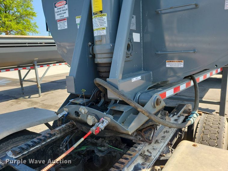 image for item MX9773 2018 Load King RH3431  end dump trailer