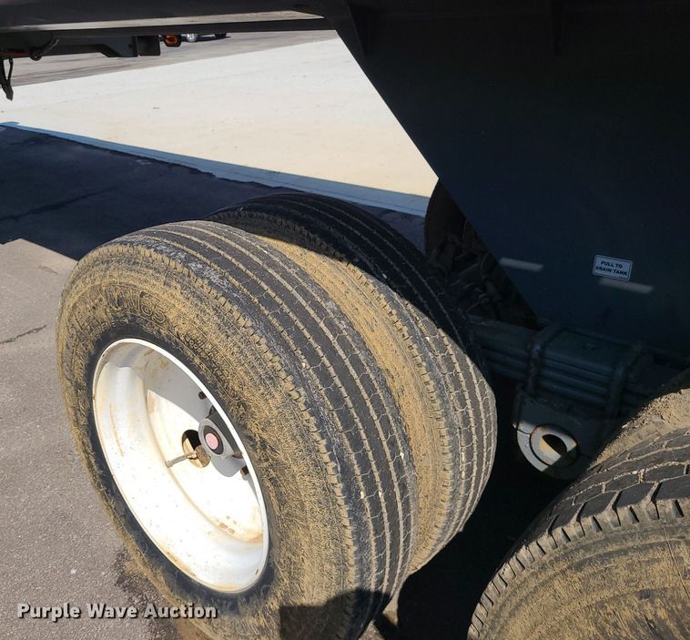 image for item MX9775 2017 Load King RH3229  end dump trailer