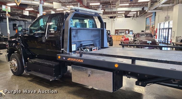 image for item MX9776 2016 Ford F650  rollback truck