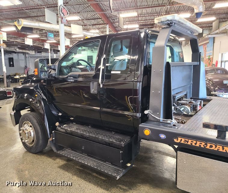 image for item MX9776 2016 Ford F650  rollback truck