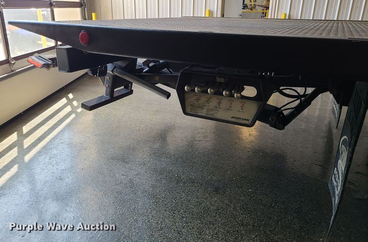 image for item MX9776 2016 Ford F650  rollback truck