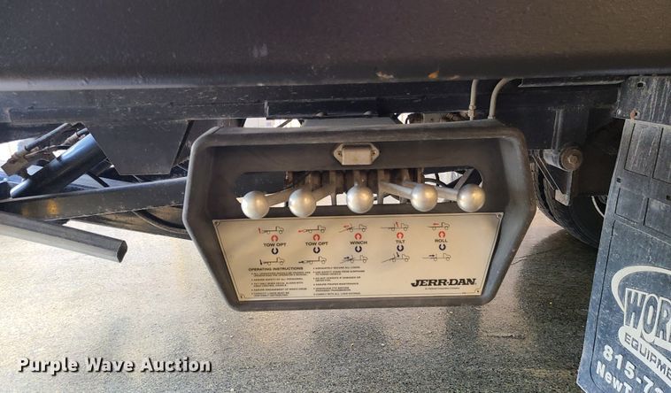 image for item MX9776 2016 Ford F650  rollback truck