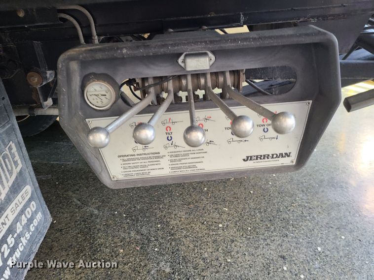 image for item MX9776 2016 Ford F650  rollback truck