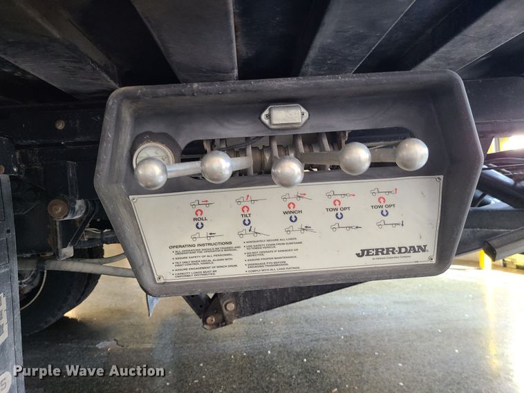 image for item MX9776 2016 Ford F650  rollback truck