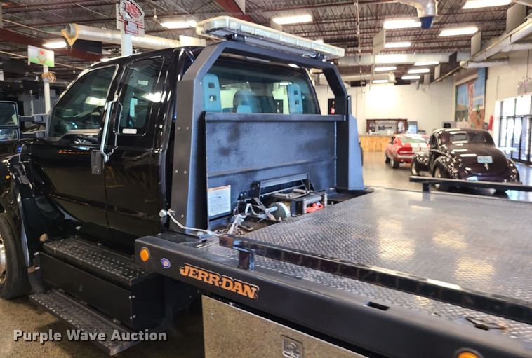 image for item MX9776 2016 Ford F650  rollback truck